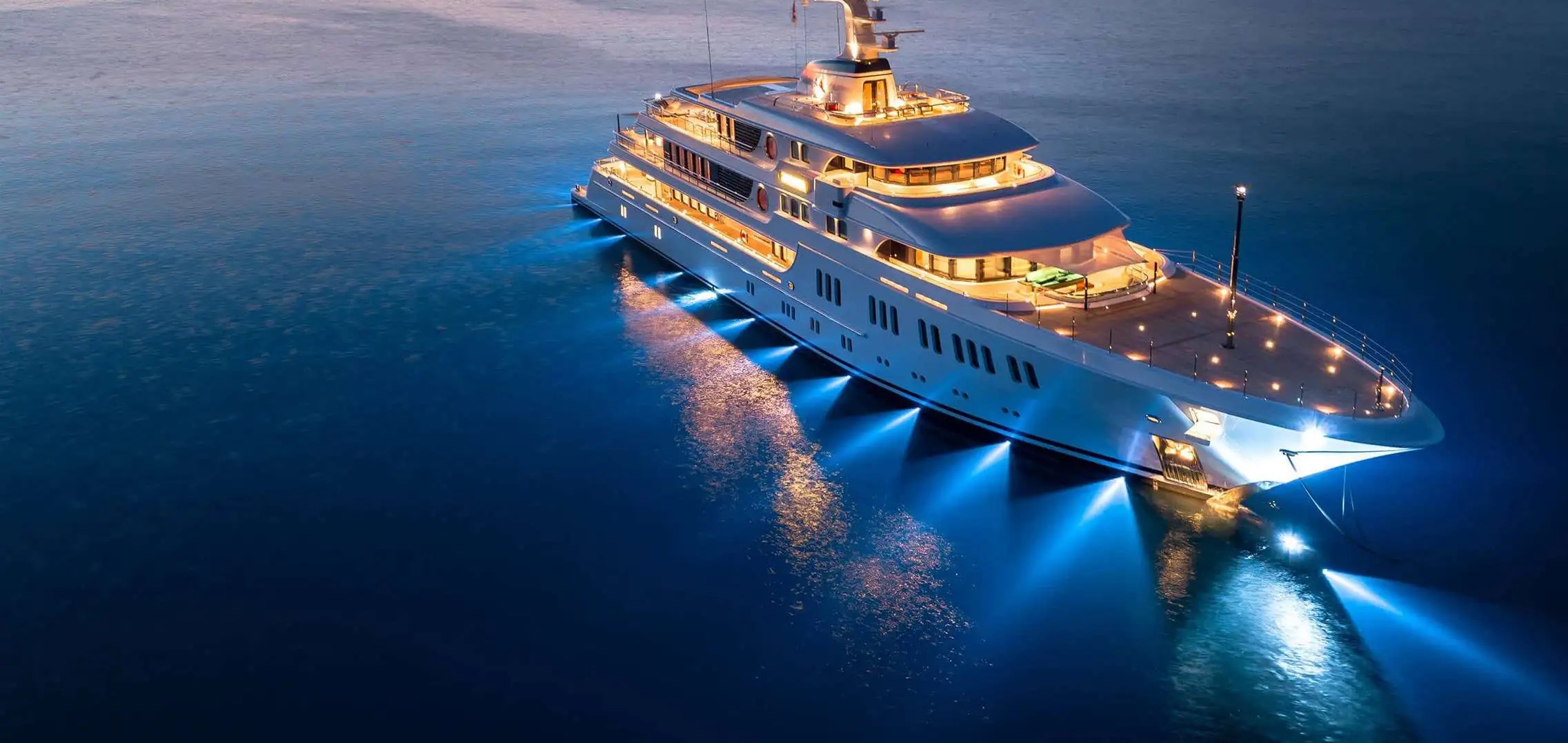 Intelligent marine battery charger for yachts and commercial vessels