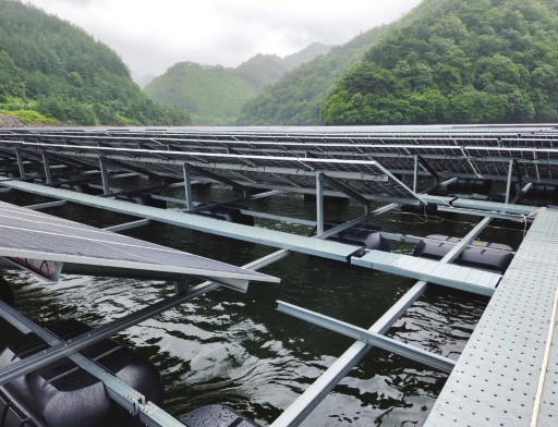 Offshore photovoltyaic system